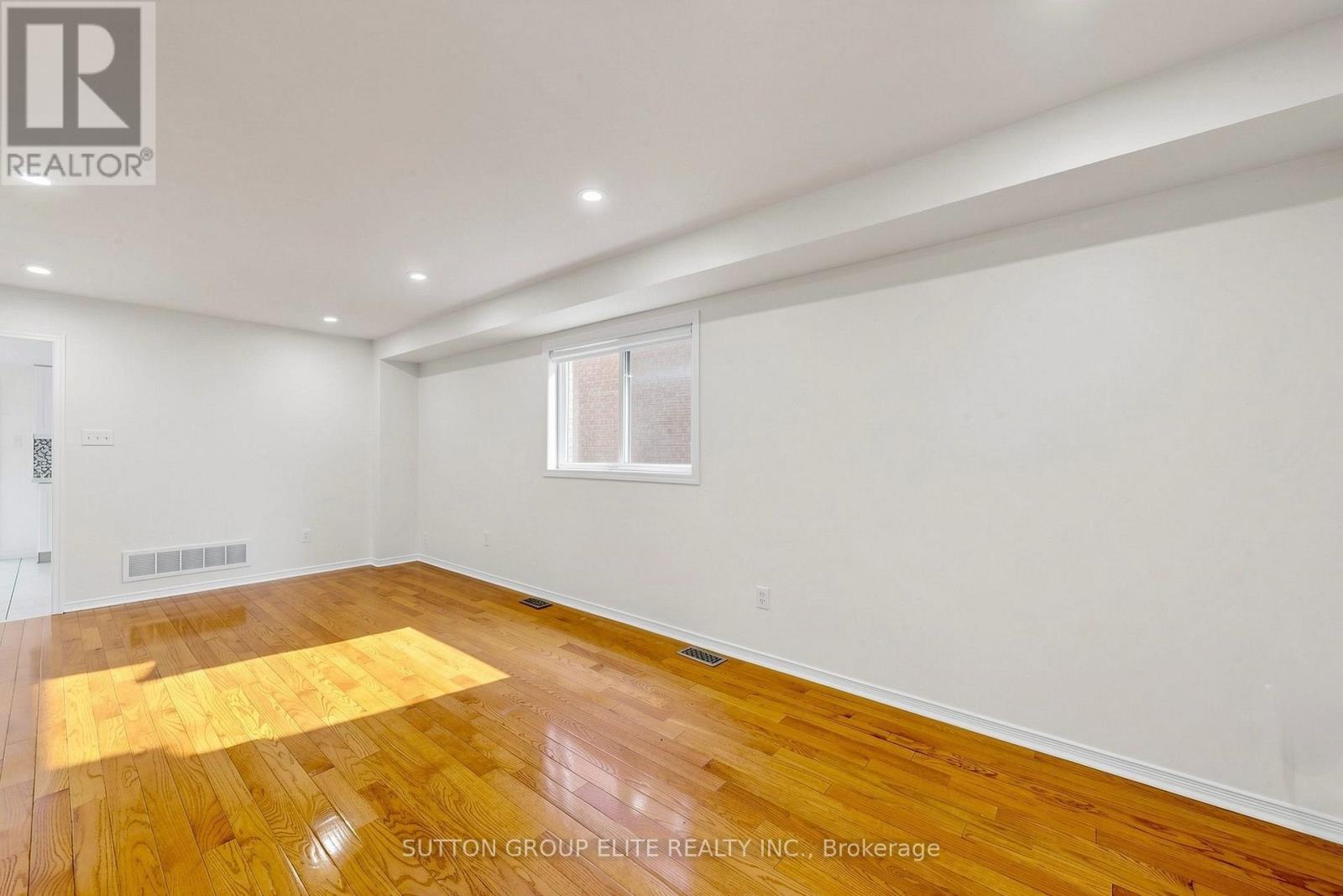 5684 VOLPE AVENUE, Mississauga (East Credit) — photo 3