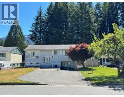 611 Nimpkish Dr, Gold River, BC V0P1G0 Photo 24