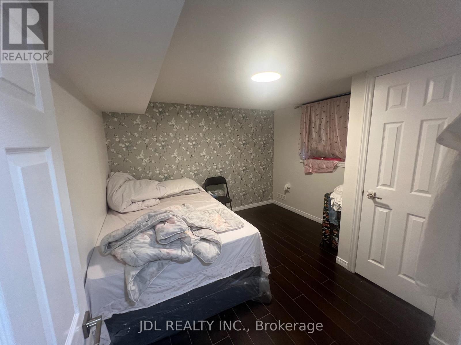 1045 OXFORD STREET E, London East (East G) — photo 10