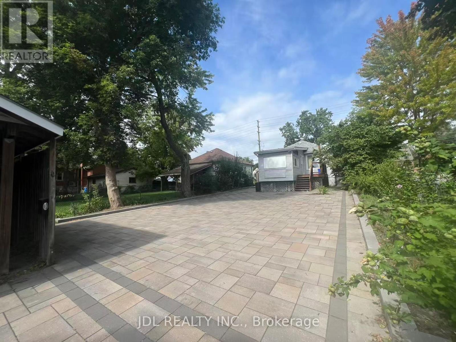 1045 OXFORD STREET E, London East (East G) — photo 12
