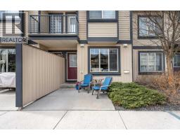 410, 121 Copperpond Common SE - photo 2