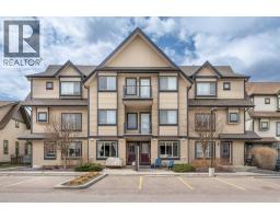 410, 121 Copperpond Common SE - photo 1