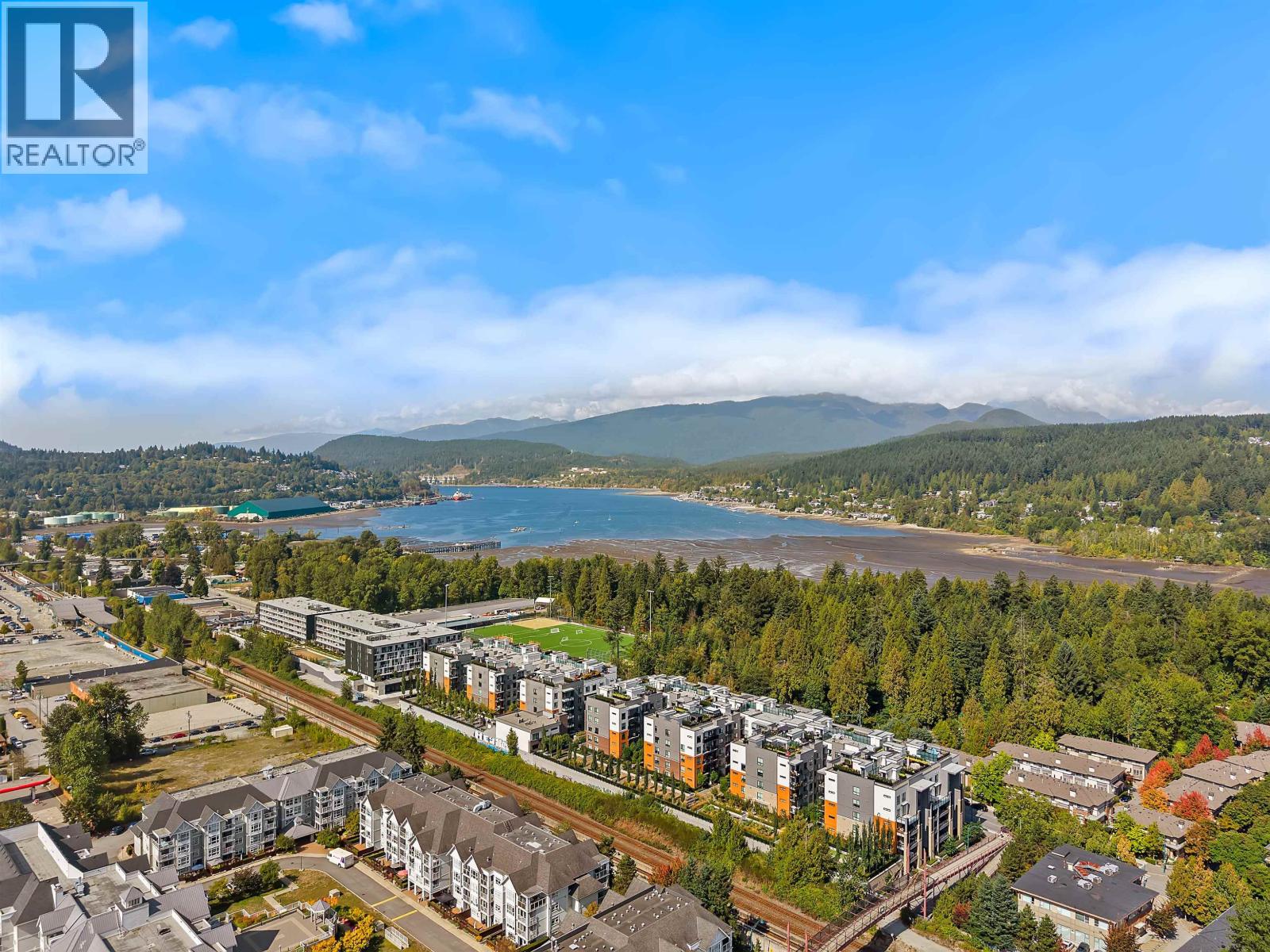 215 3606 ALDERCREST DRIVE, North Vancouver