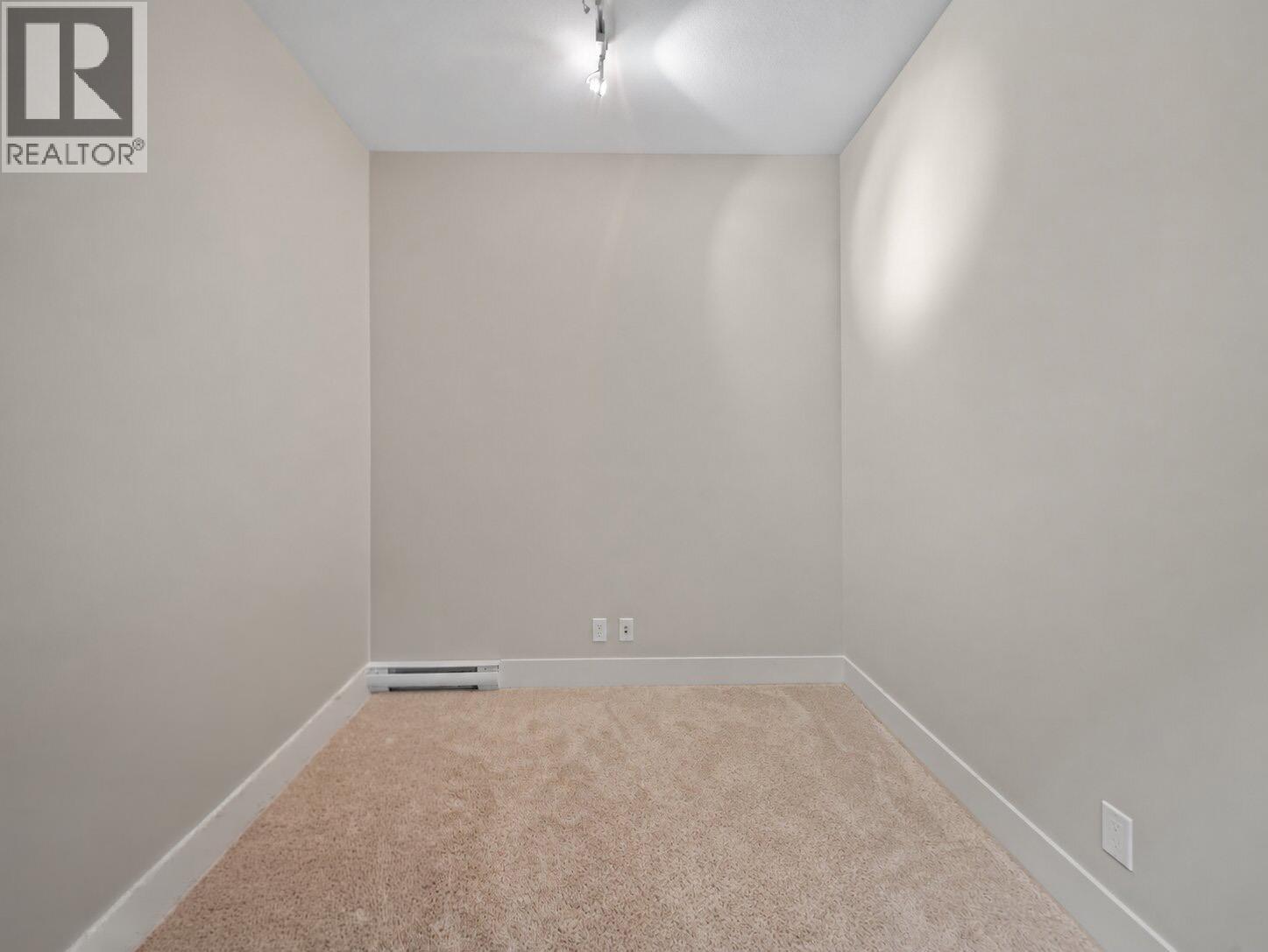 215 3606 ALDERCREST DRIVE, North Vancouver