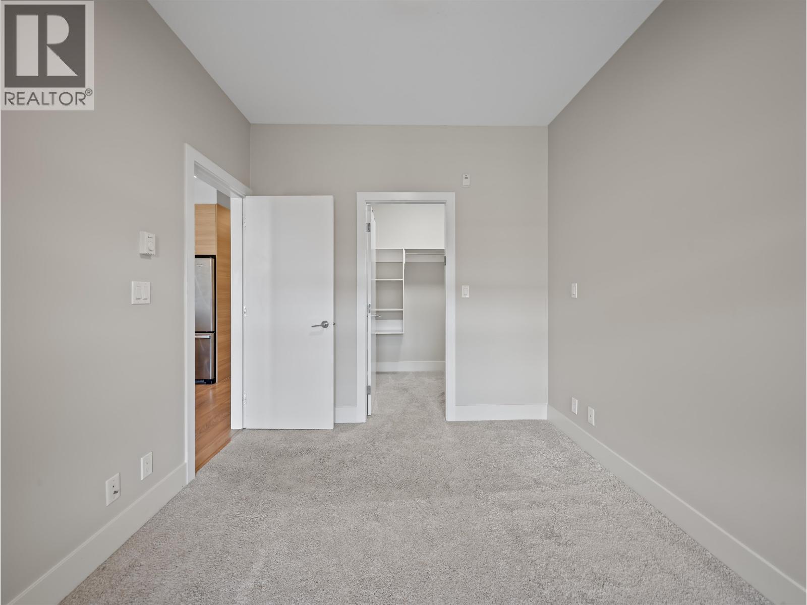 215 3606 ALDERCREST DRIVE, North Vancouver