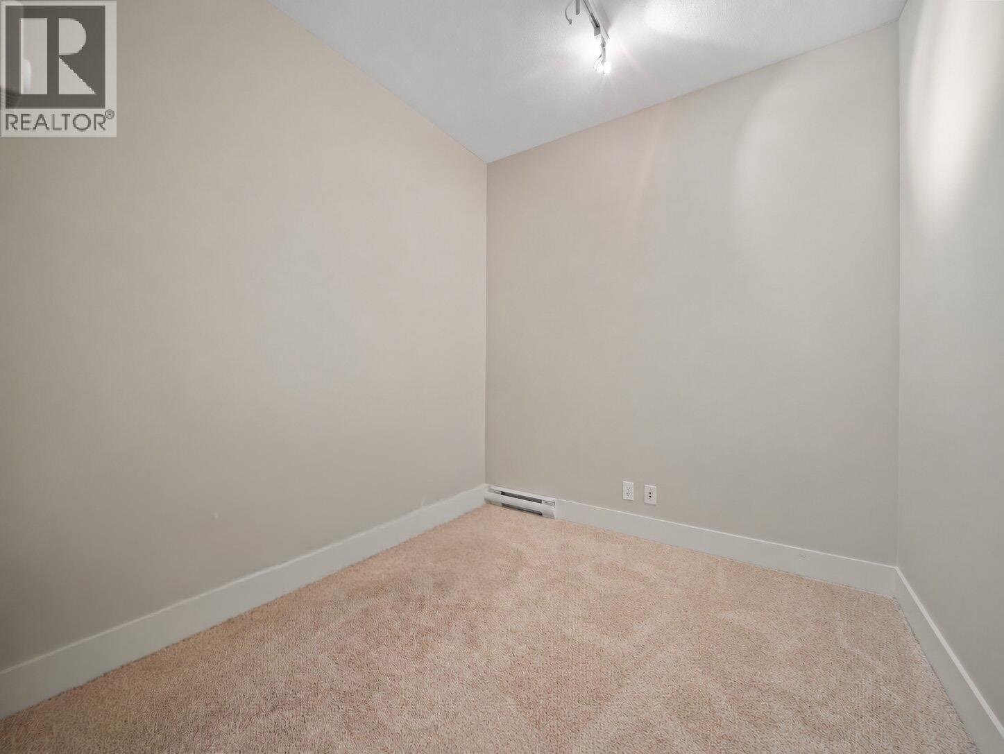 215 3606 ALDERCREST DRIVE, North Vancouver