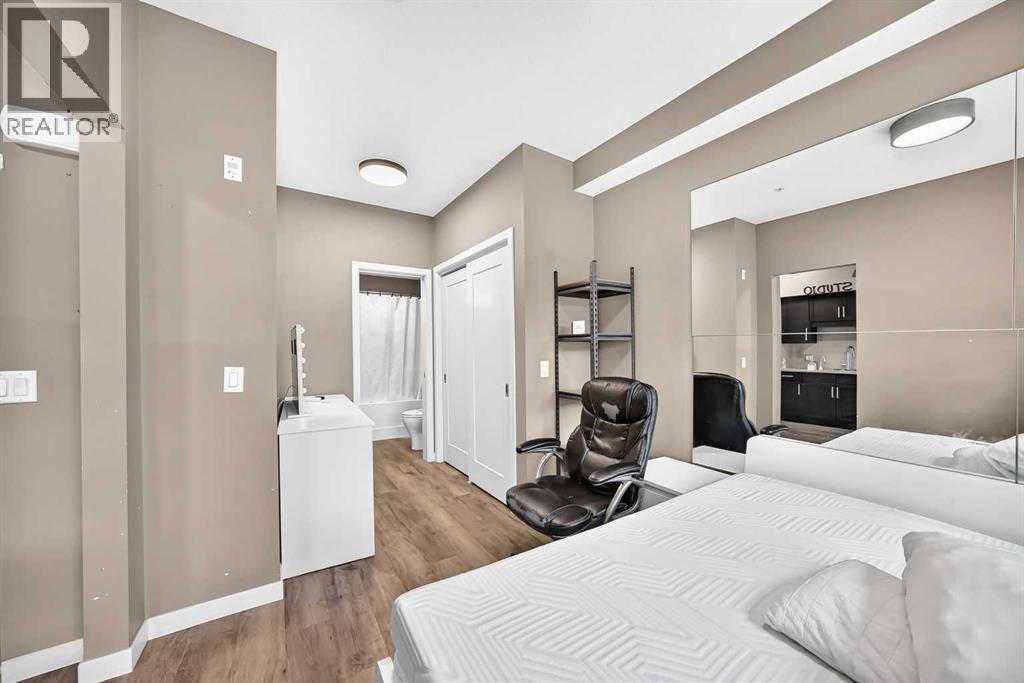 #109 10 Westpark Link SW - 16