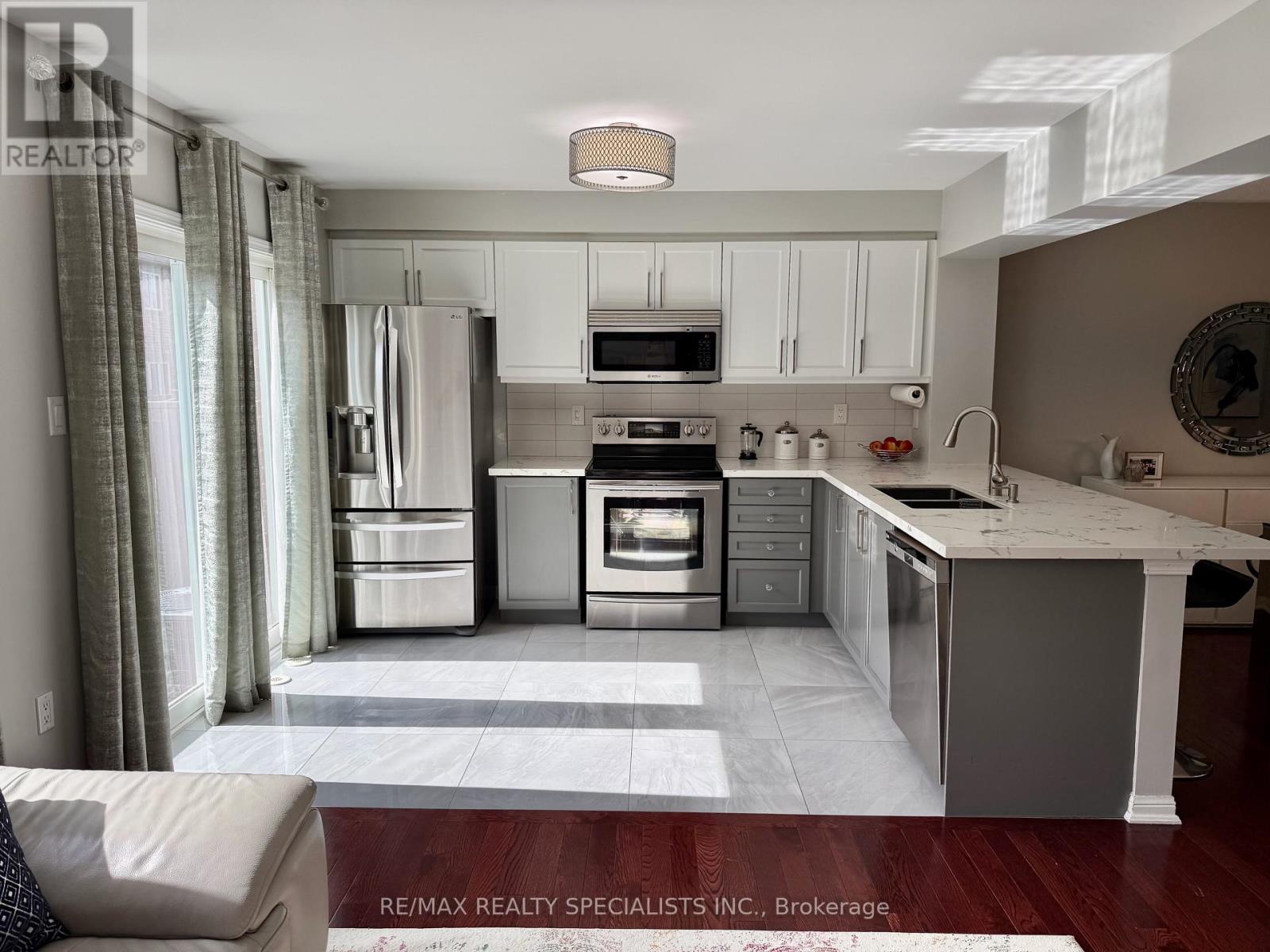 21 MCCANDLESS COURT, Milton (HA Harrison) — photo 4