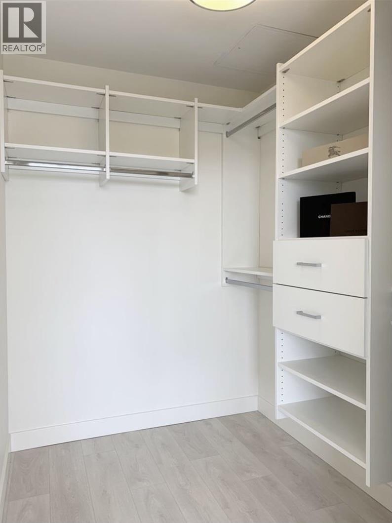 404 5051 IMPERIAL STREET, Burnaby