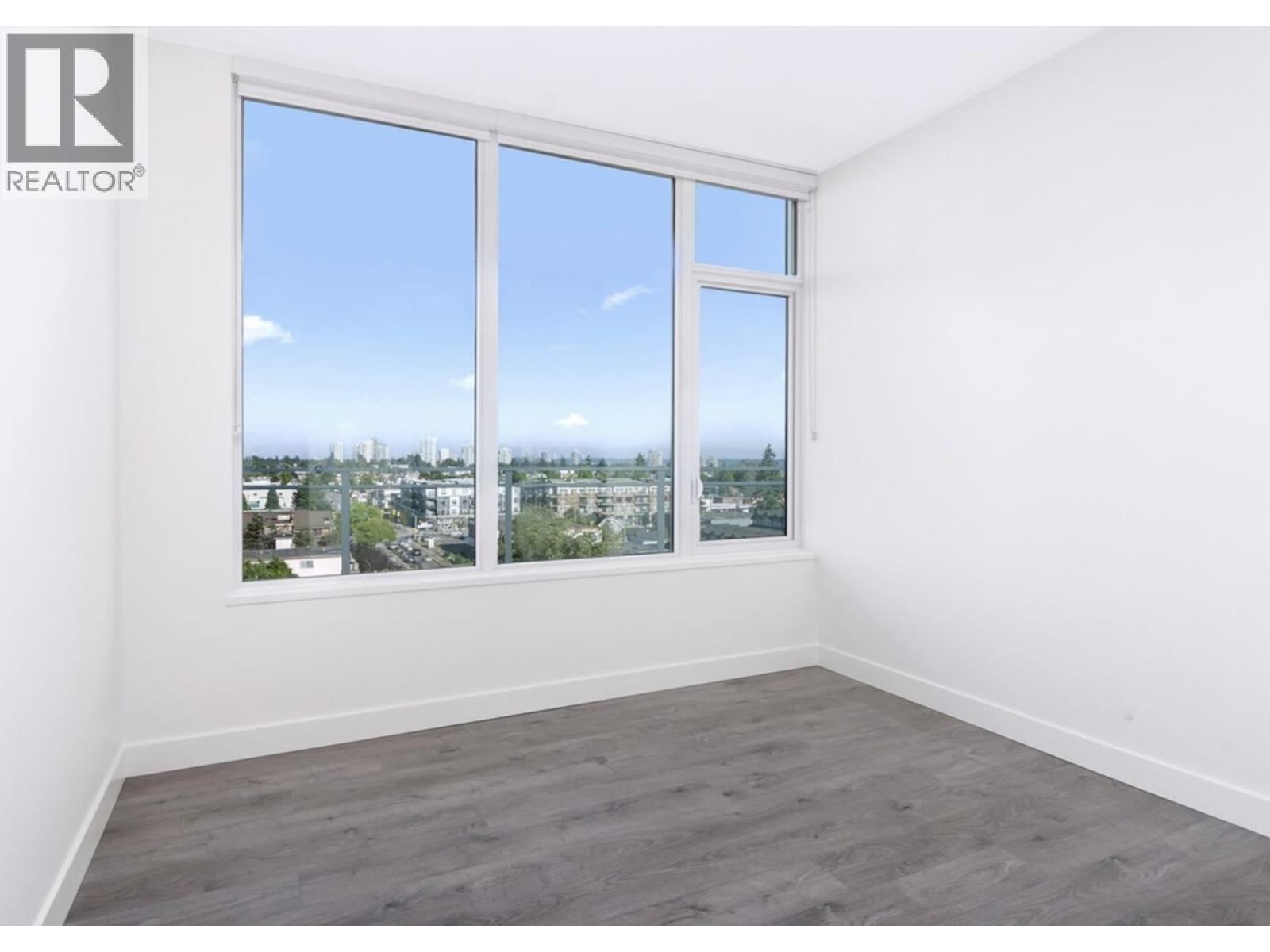 404 5051 IMPERIAL STREET, Burnaby