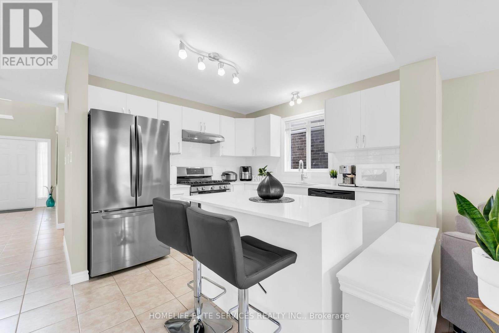 1185 SANDBAR STREET, London North (North I)