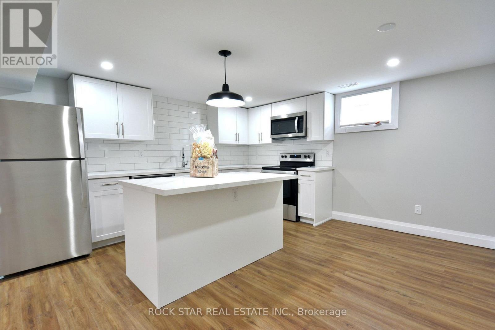 867 UPPER SHERMAN AVENUE - 22