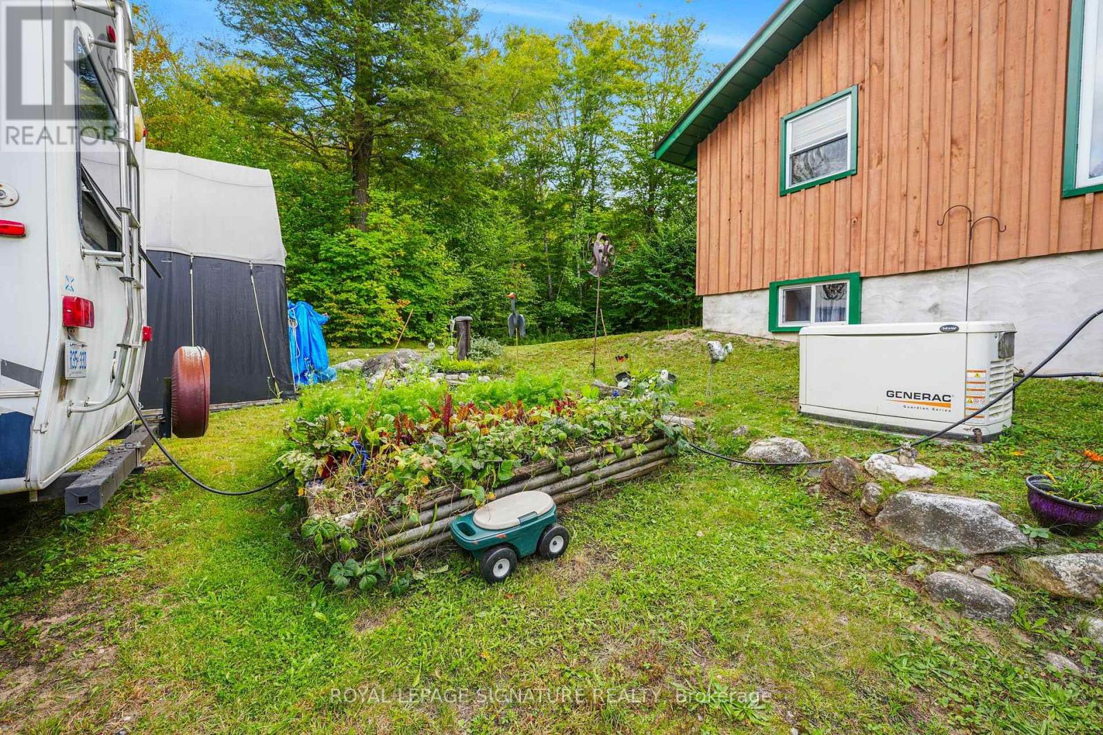 4177 KENNISIS LAKE ROAD - 40