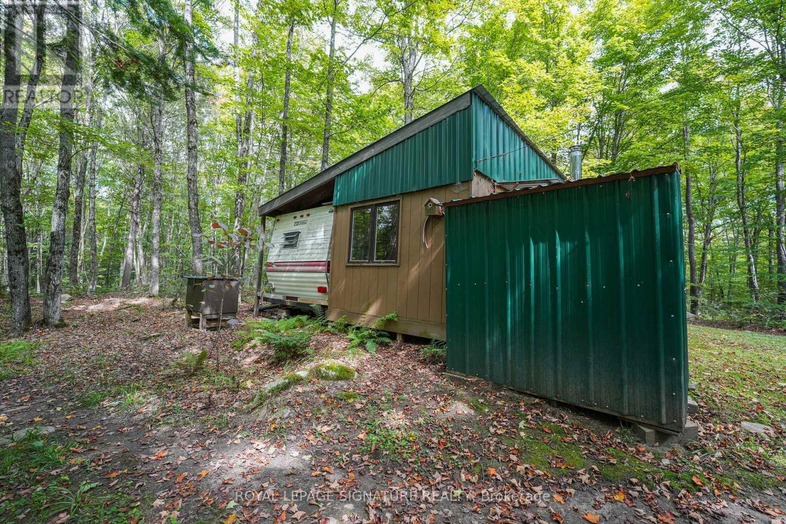 4177 KENNISIS LAKE ROAD - 42