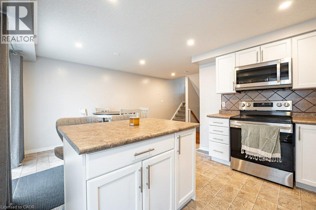 41 MADELEINE Street, Kitchener — photo 9