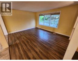 364 Lakeview Drive, Waterloo, ON N2L4Z6 Photo 11