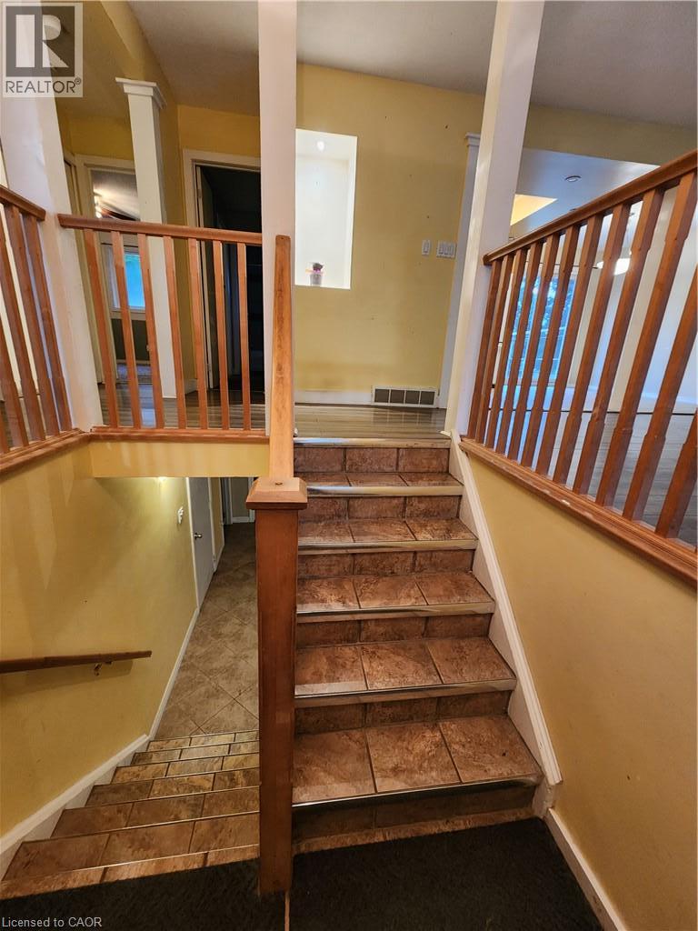 364 LAKEVIEW Drive, Waterloo — photo 9