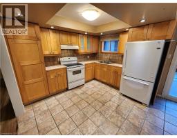 364 Lakeview Drive, Waterloo, ON N2L4Z6 Photo 13