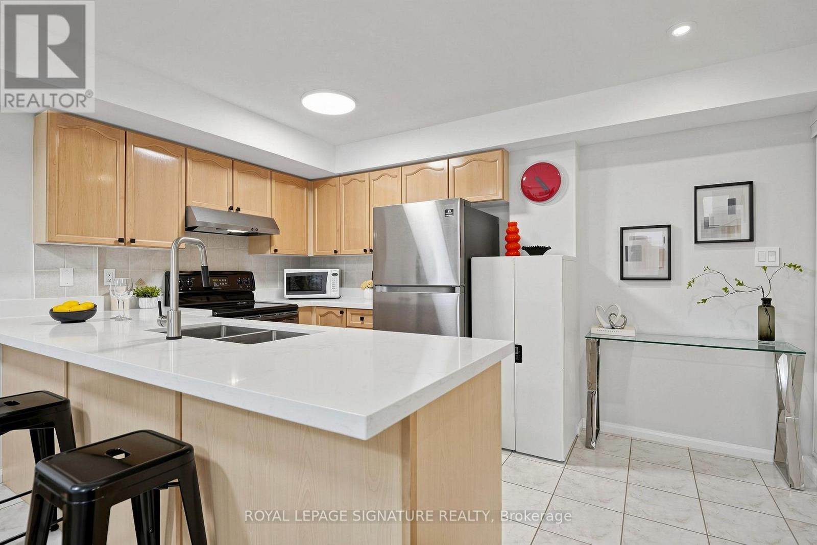 #153 306 JOHN STREET - 20