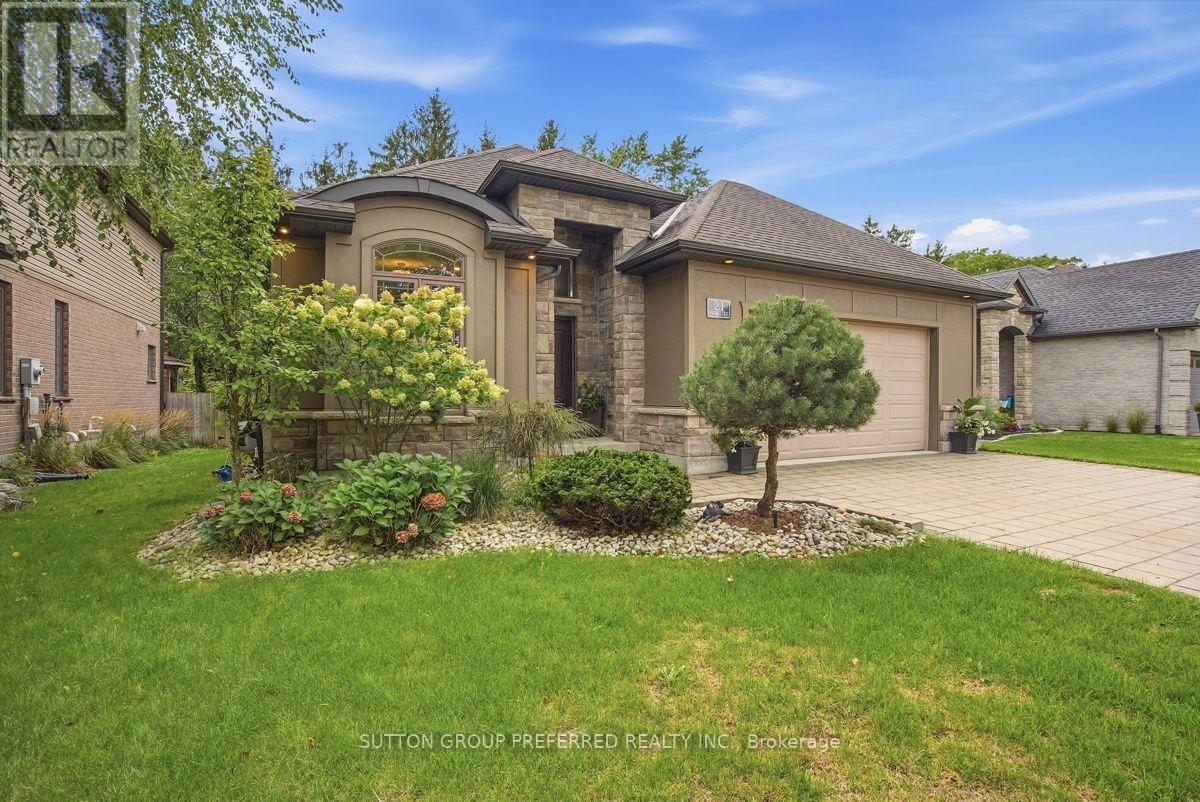 21 CAVERHILL CRESCENT, Middlesex Centre (Komoka) — photo 2