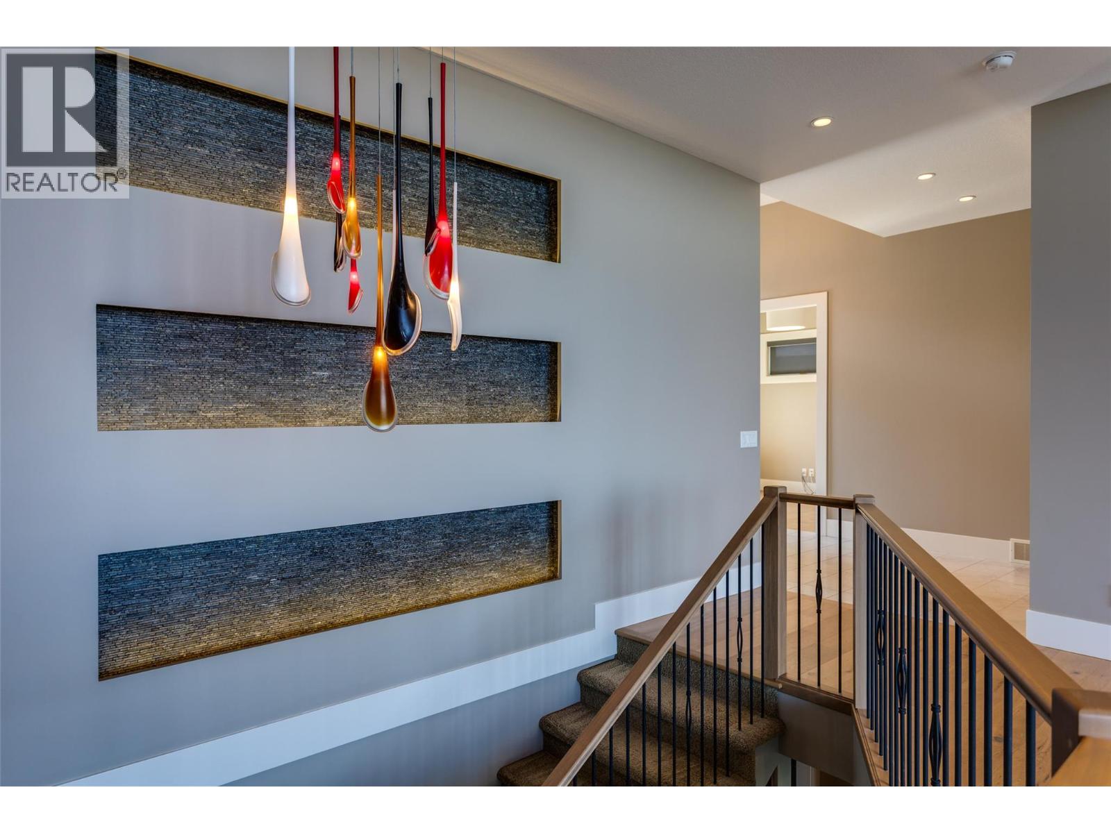  1002 Hewetson Avenue, Kelowna
