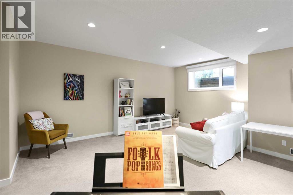 3334 42 Street SW - 21