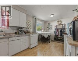 Dining room - 3580 20 Avenue Se, Salmon Arm, BC V1E1X9 Photo 12