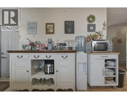 Bedroom - 3580 20 Avenue Se, Salmon Arm, BC V1E1X9 Photo 10