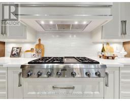105 Arjay Crescent, Toronto, ON M2L1C6 Photo 15