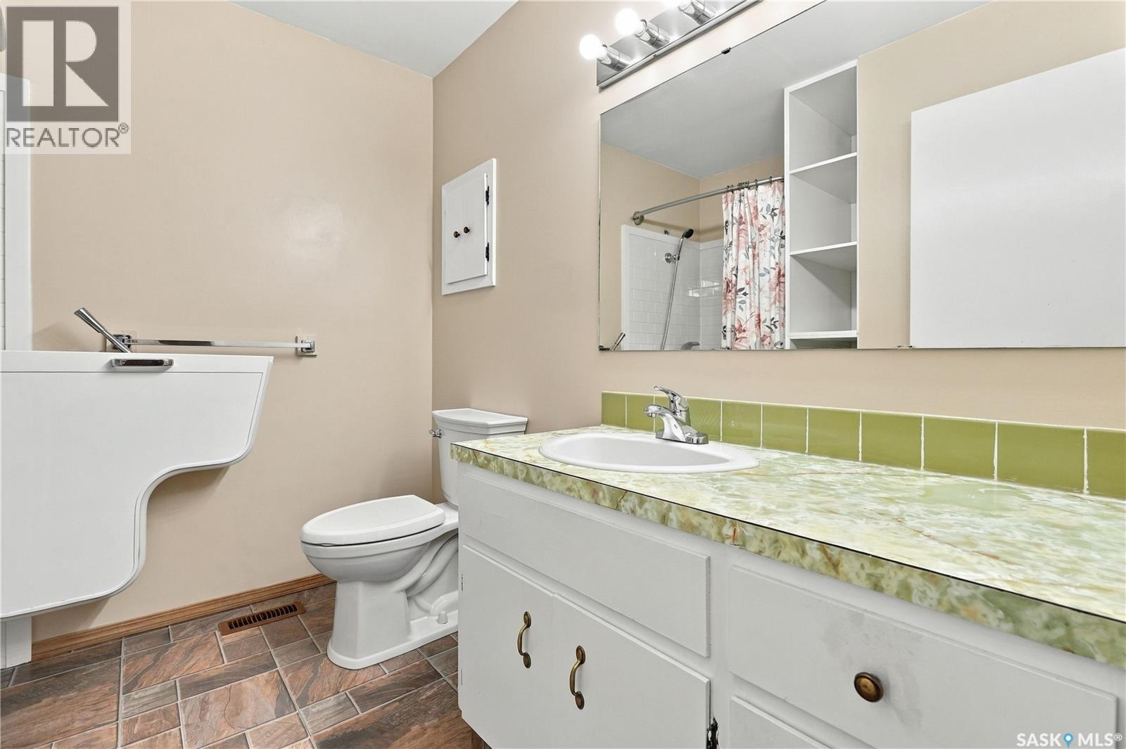 843 N McIntosh STREET - 18
