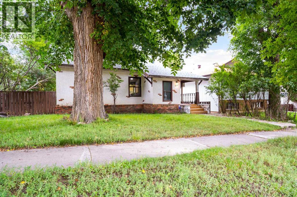 437 1 Avenue NW - 2
