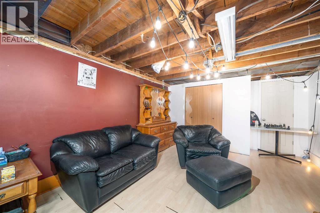 437 1 Avenue NW - Image 25