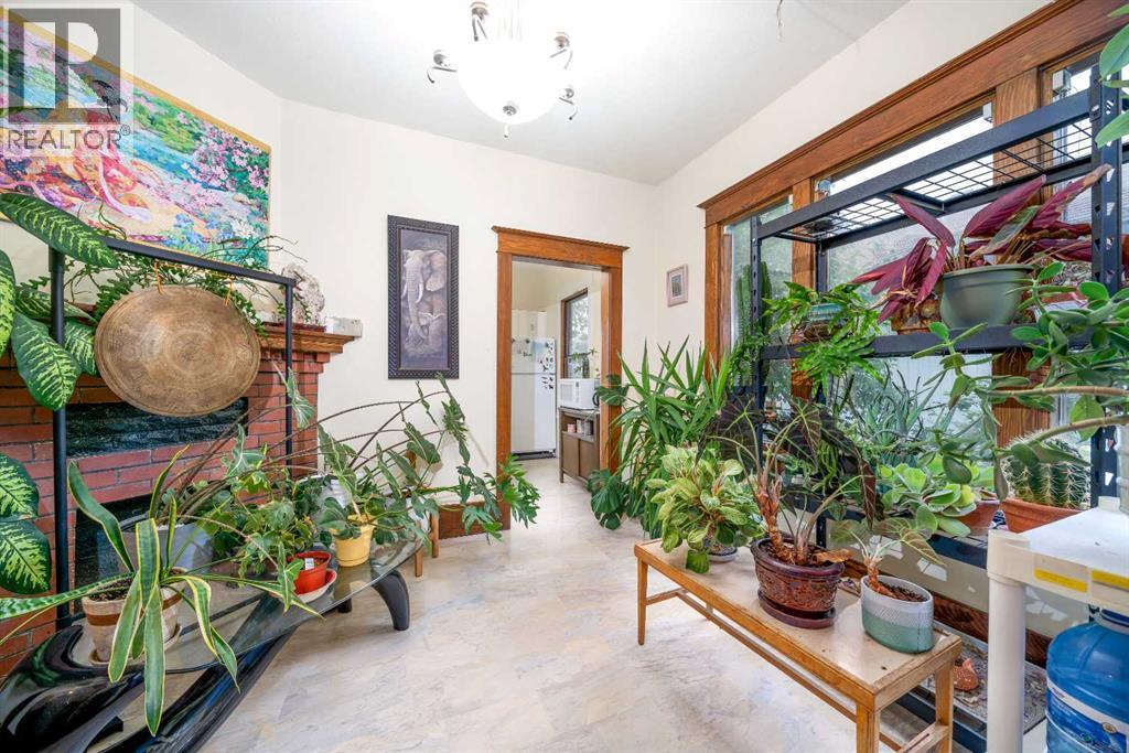 437 1 Avenue NW - 8