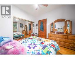 3pc Bathroom - 437 1 Avenue Nw, Medicine Hat, AB T1A6R9 Photo 7