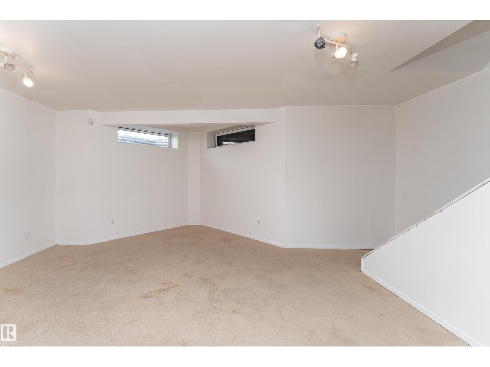 #15 10 CRANBERRY DR - 19
