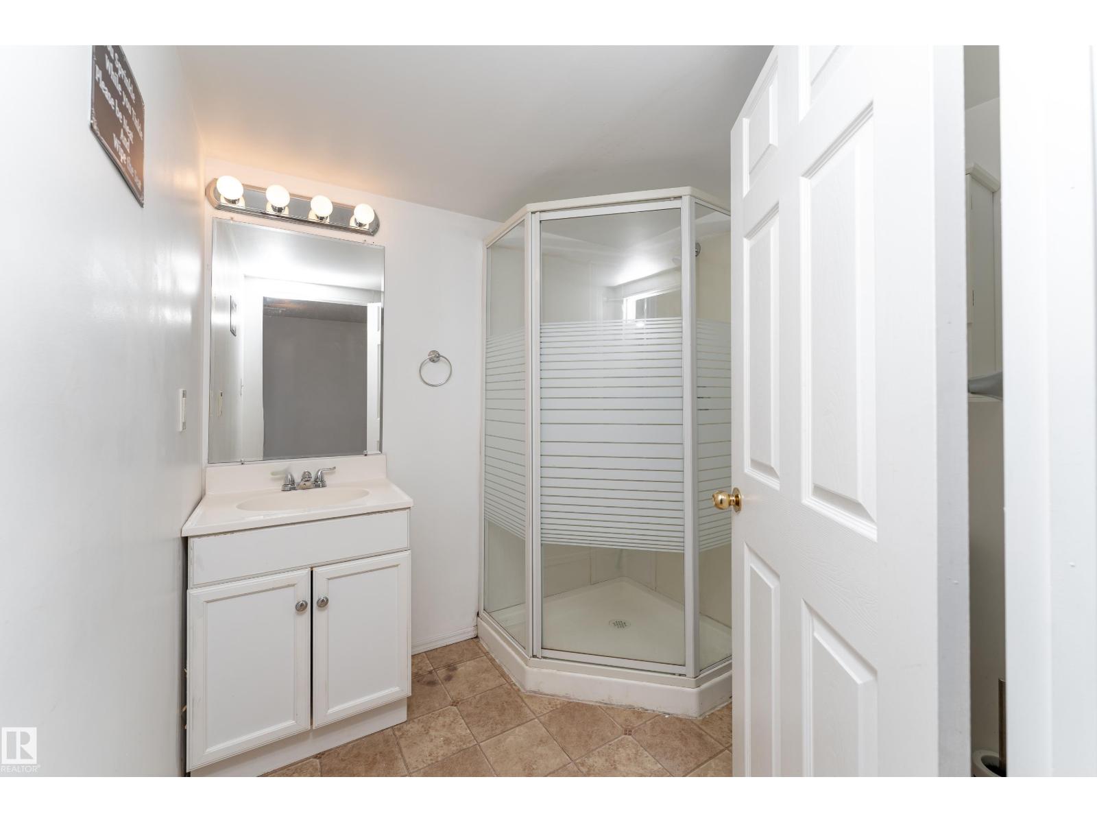 #15 10 CRANBERRY DR - 25