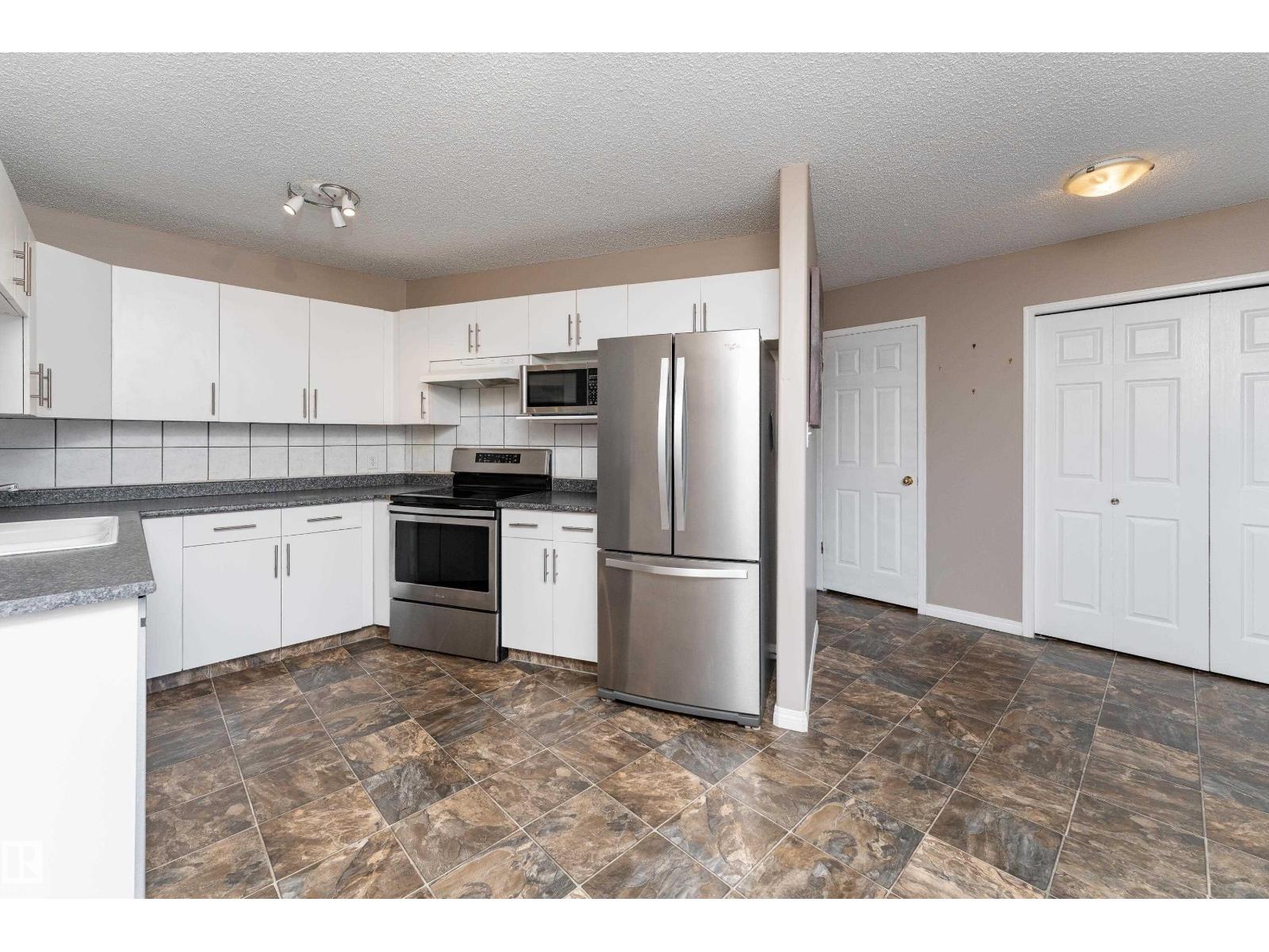 #15 10 CRANBERRY DR - 5