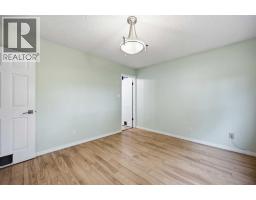 Den - 258 Kennedy Crescent, Fort Mcmurray, AB T9K1M8 Photo 14