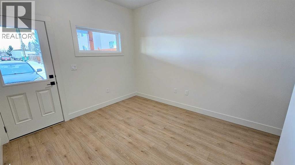 #3 106 4 Street NW - 41