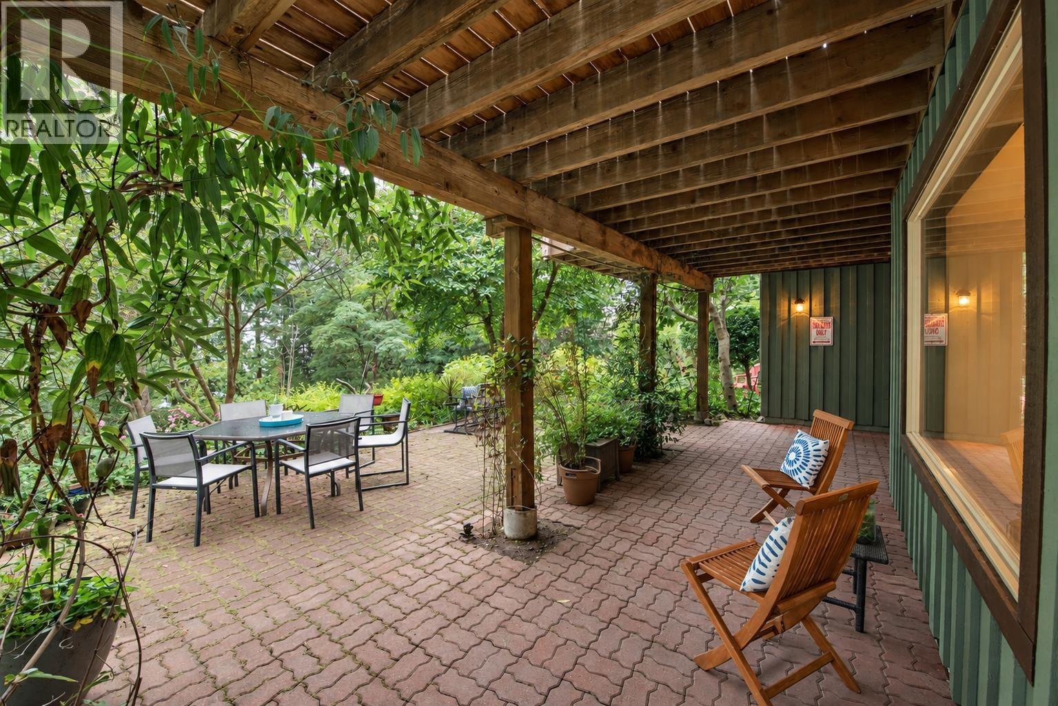1305 GOWER POINT ROAD, Gibsons