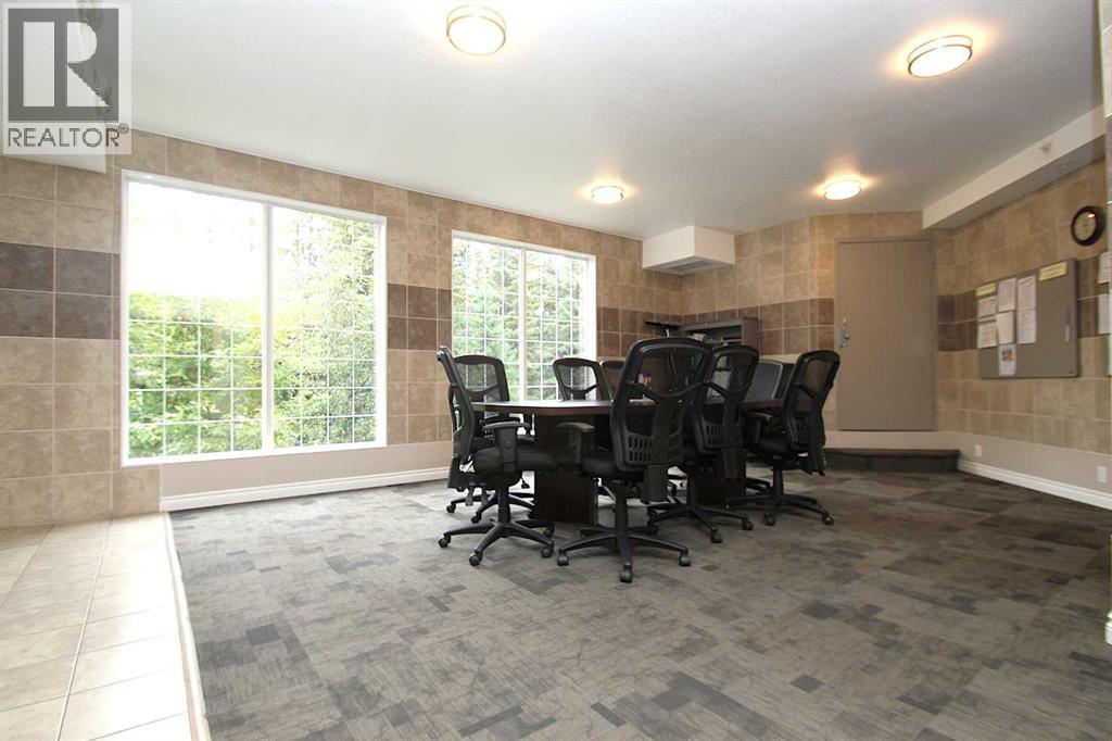 #114 6 Michener Boulevard - 26