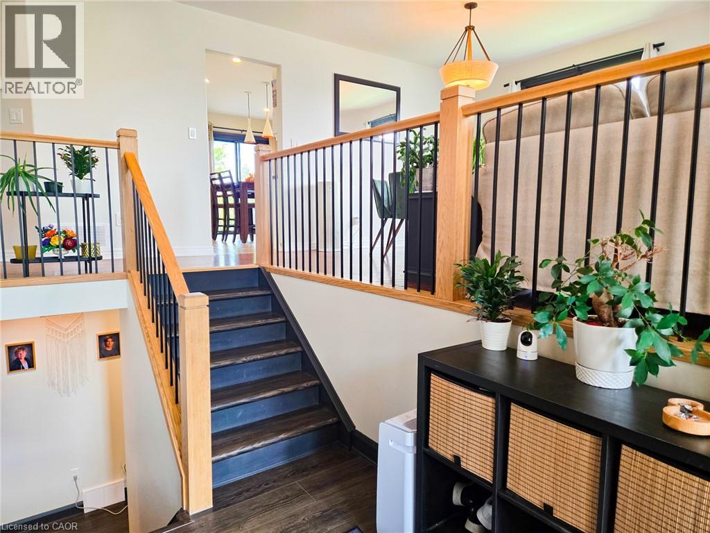 1 DRIFTWOOD Drive, Simcoe — photo 2