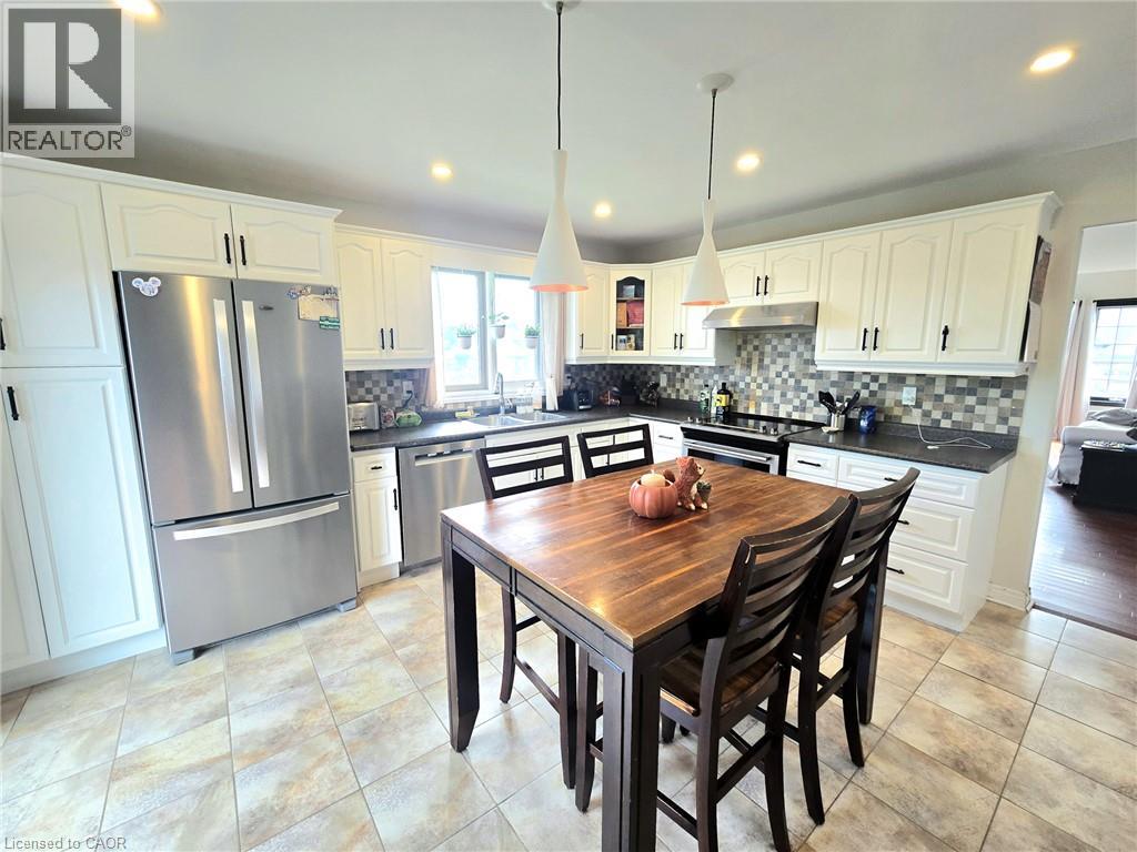 1 DRIFTWOOD Drive, Simcoe — photo 8