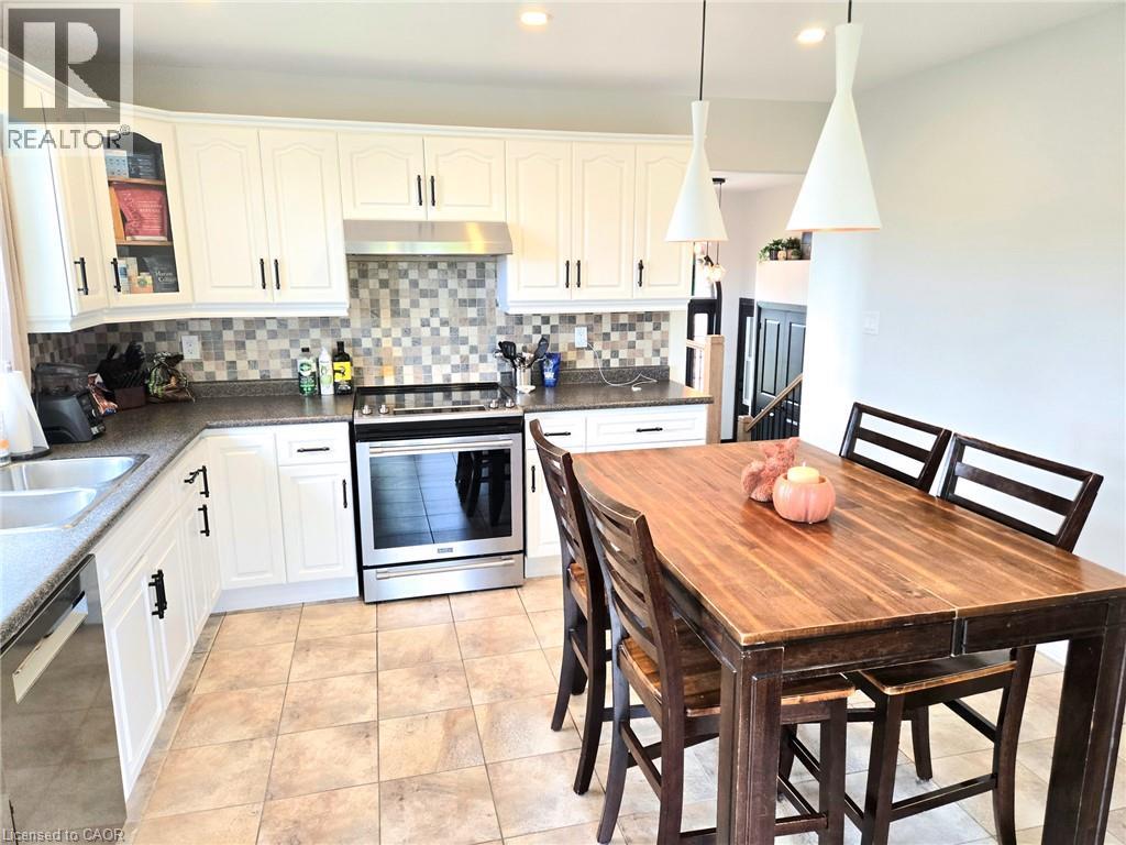 1 DRIFTWOOD Drive, Simcoe — photo 9