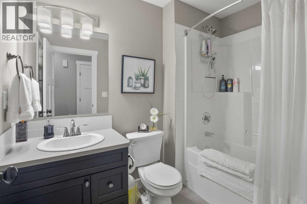 5697 45 Avenue, Lacombe