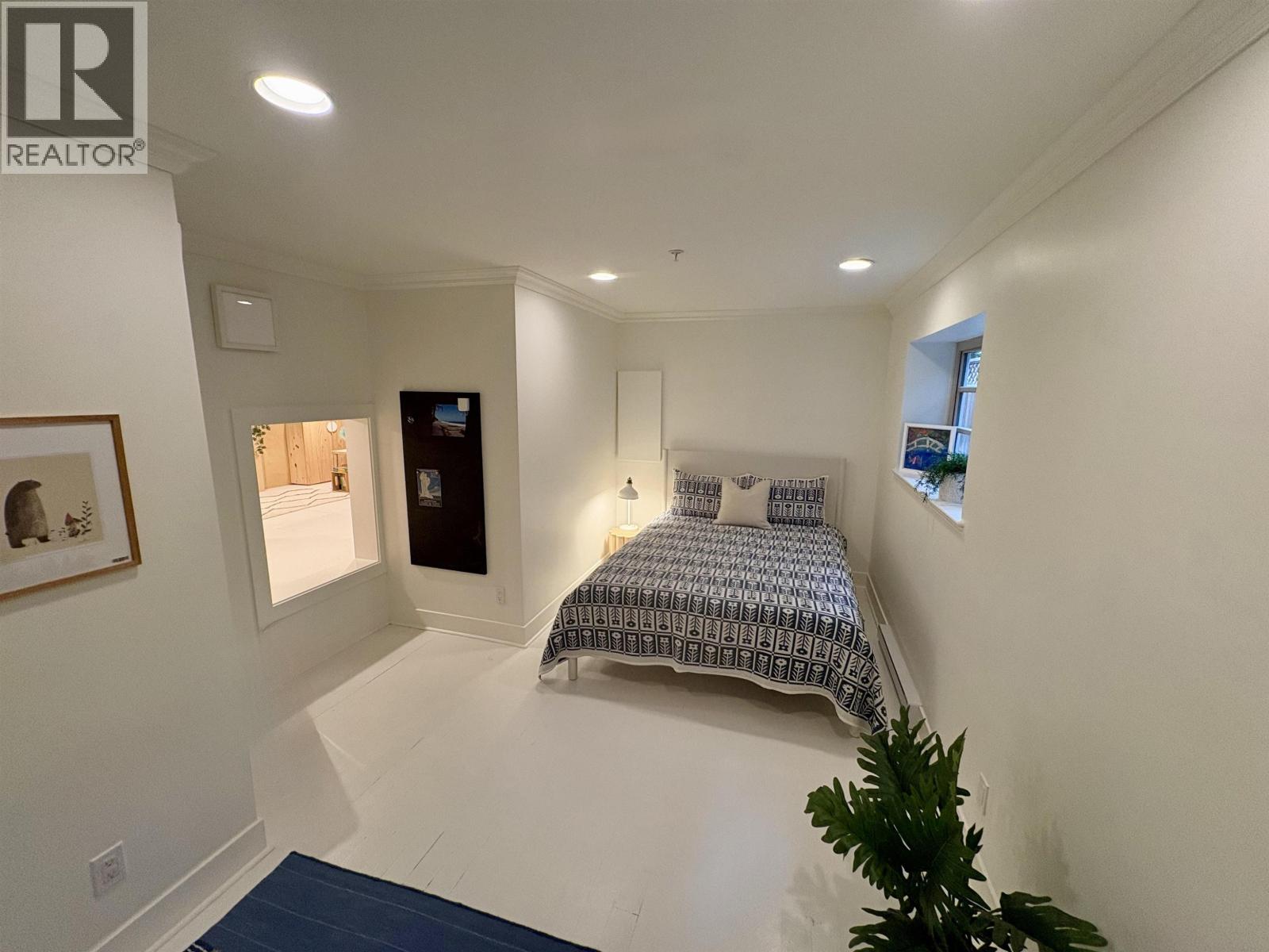 3261 W 2ND AVENUE, Vancouver