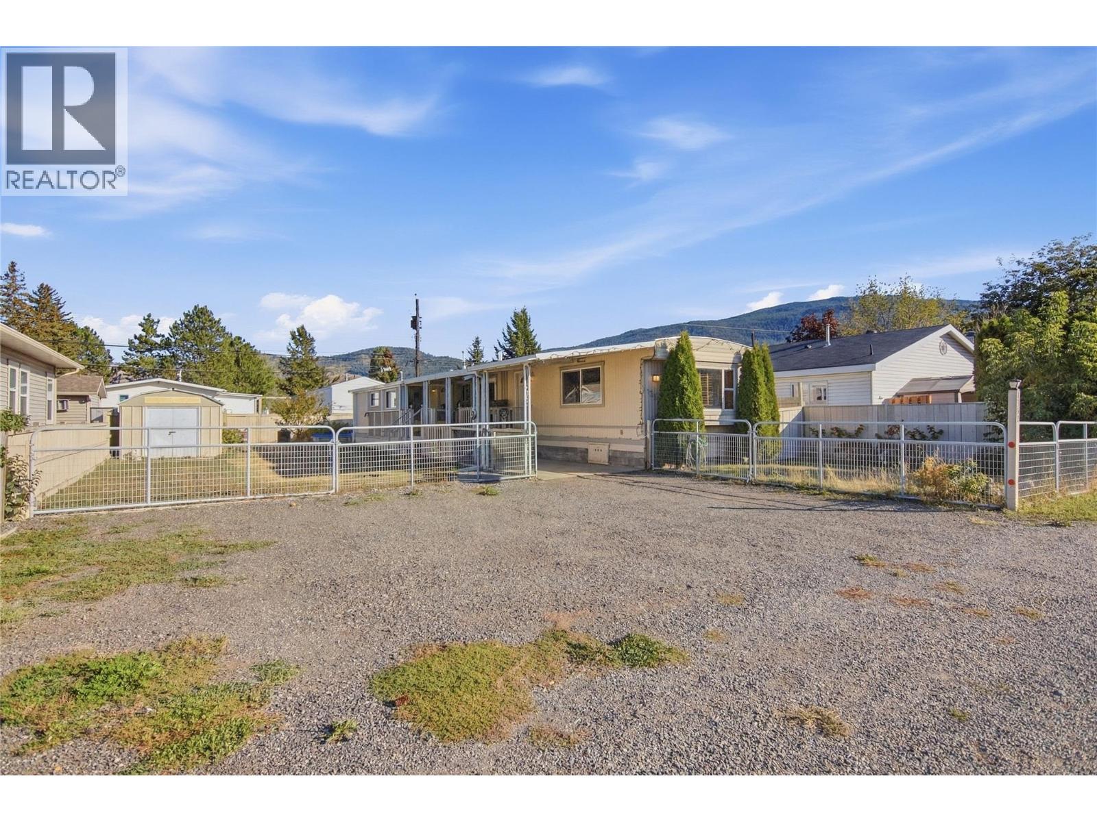 1352 Douglas Street - Image 24