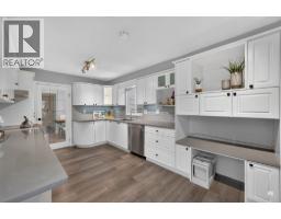 2550 Raven Court, Coquitlam, BC V3E2J2 Photo 6