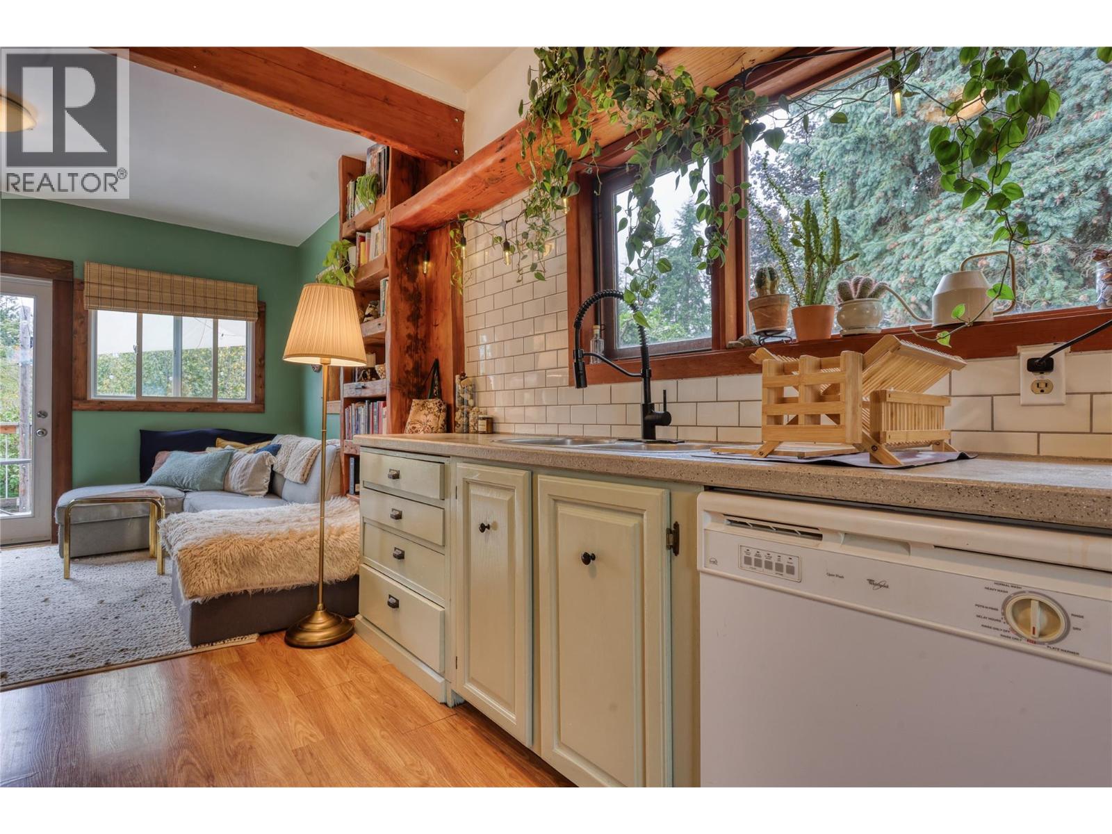 1677 SECOND Avenue - Image 4