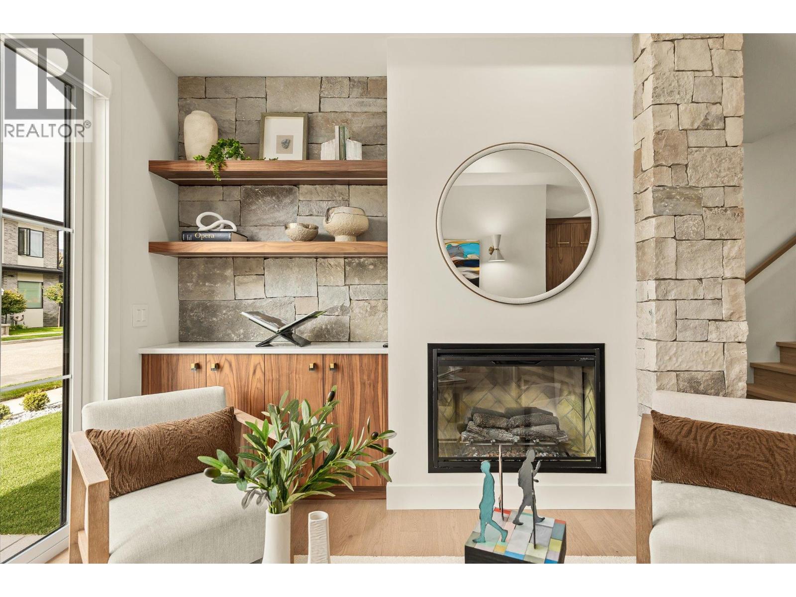 1 2435 Taylor Crescent, Kelowna